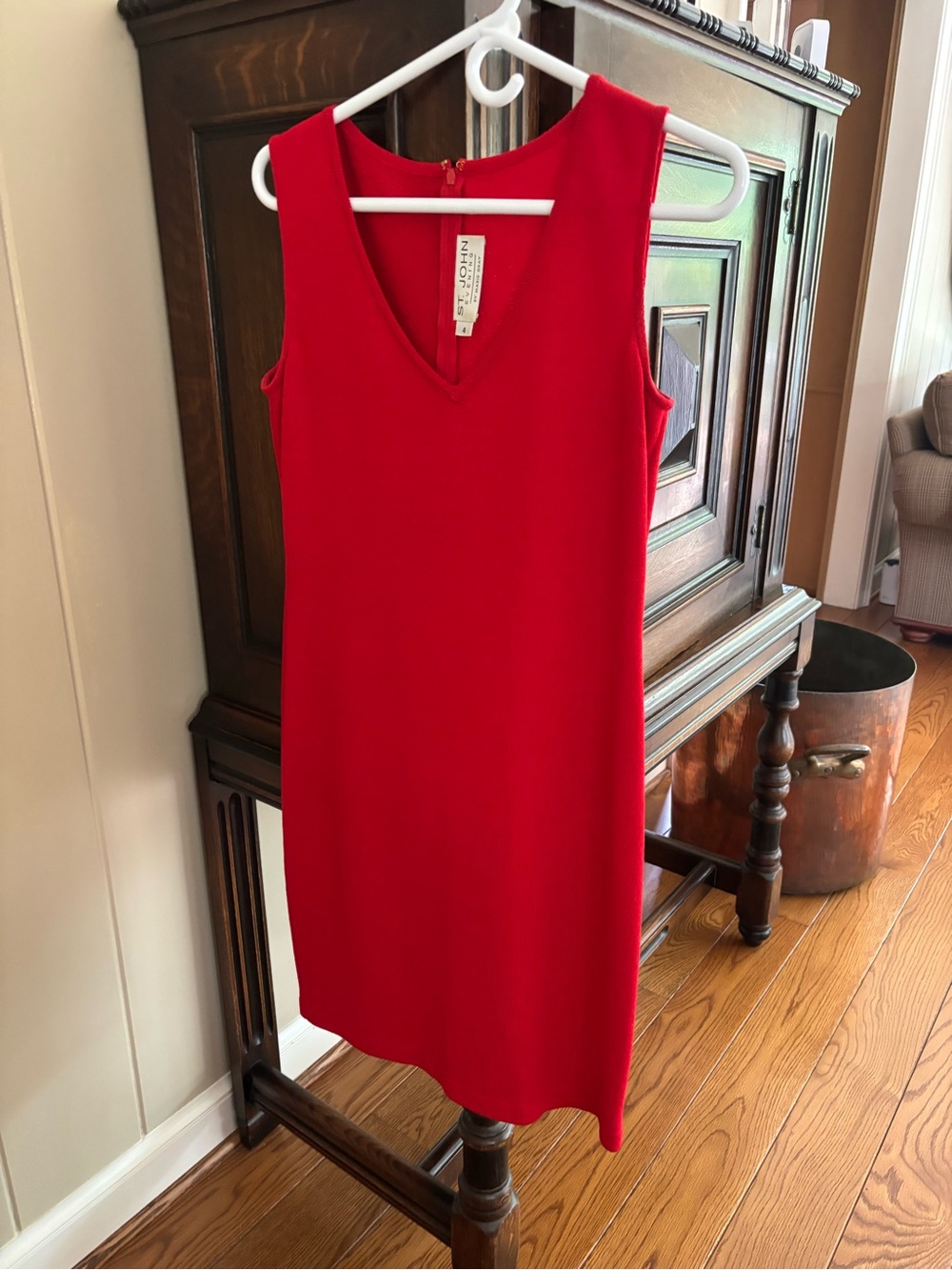 St. John Collection Red Sleeveless V-Neck Midi Dress